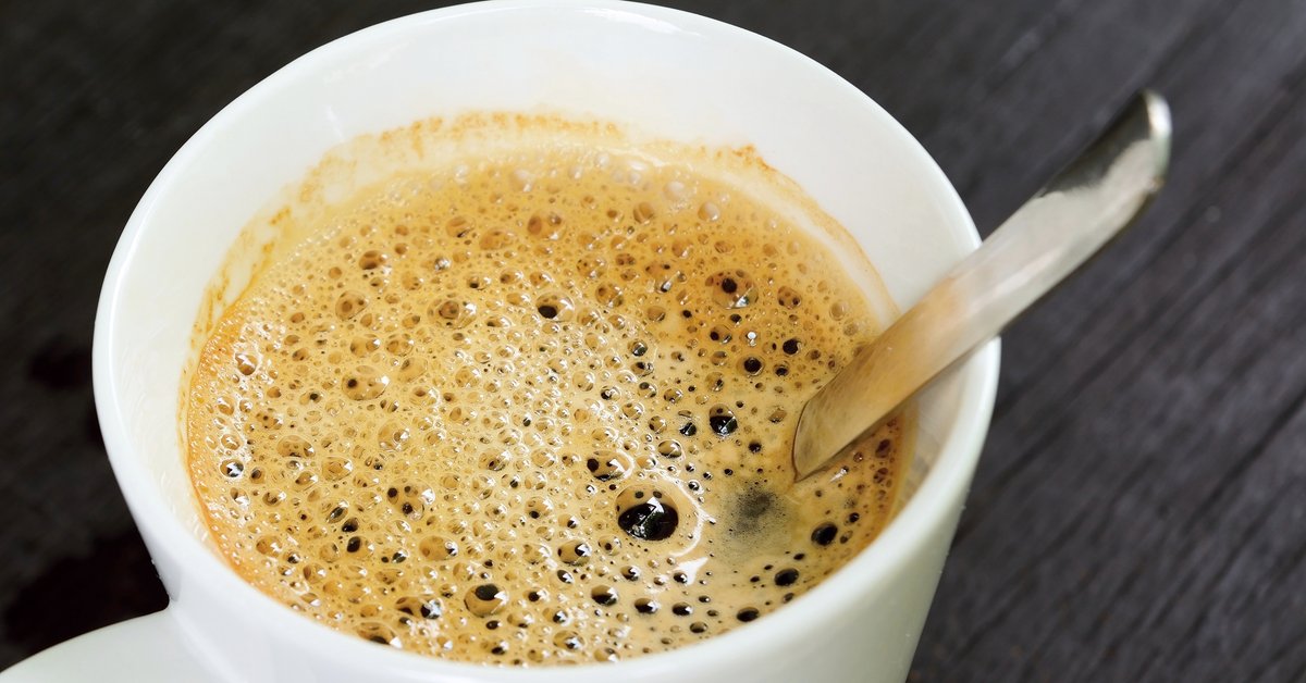 Dodaj dwie łyżeczki do kawy. Dietetyk: wspomaga krążenie i wspiera pracę mózgu