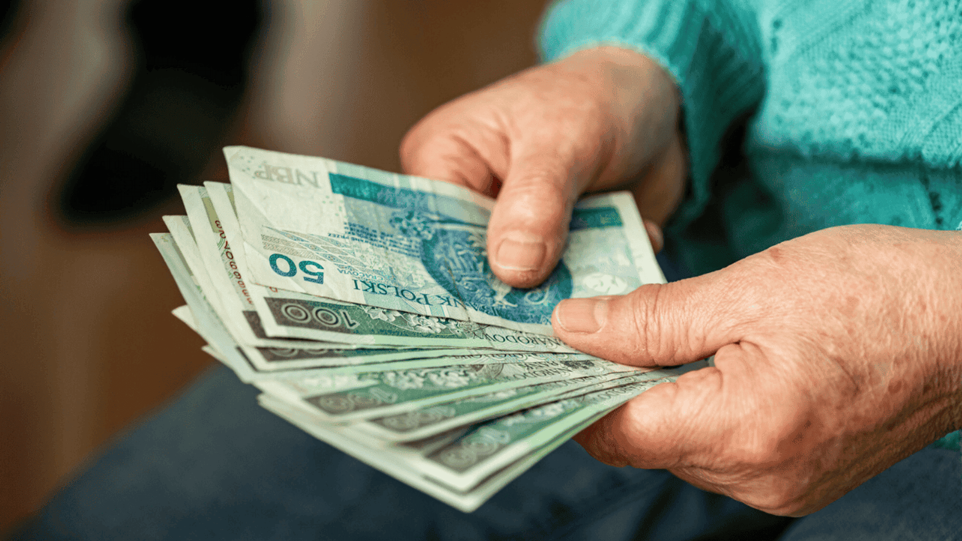 Tyle wynosi renta alkoholowa. Należy się nie tylko chorym na alkoholizm