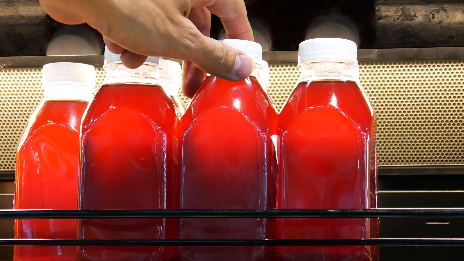 Czerwony napój na oczyszczanie tętnic. Pomoże w walce z miażdżycą