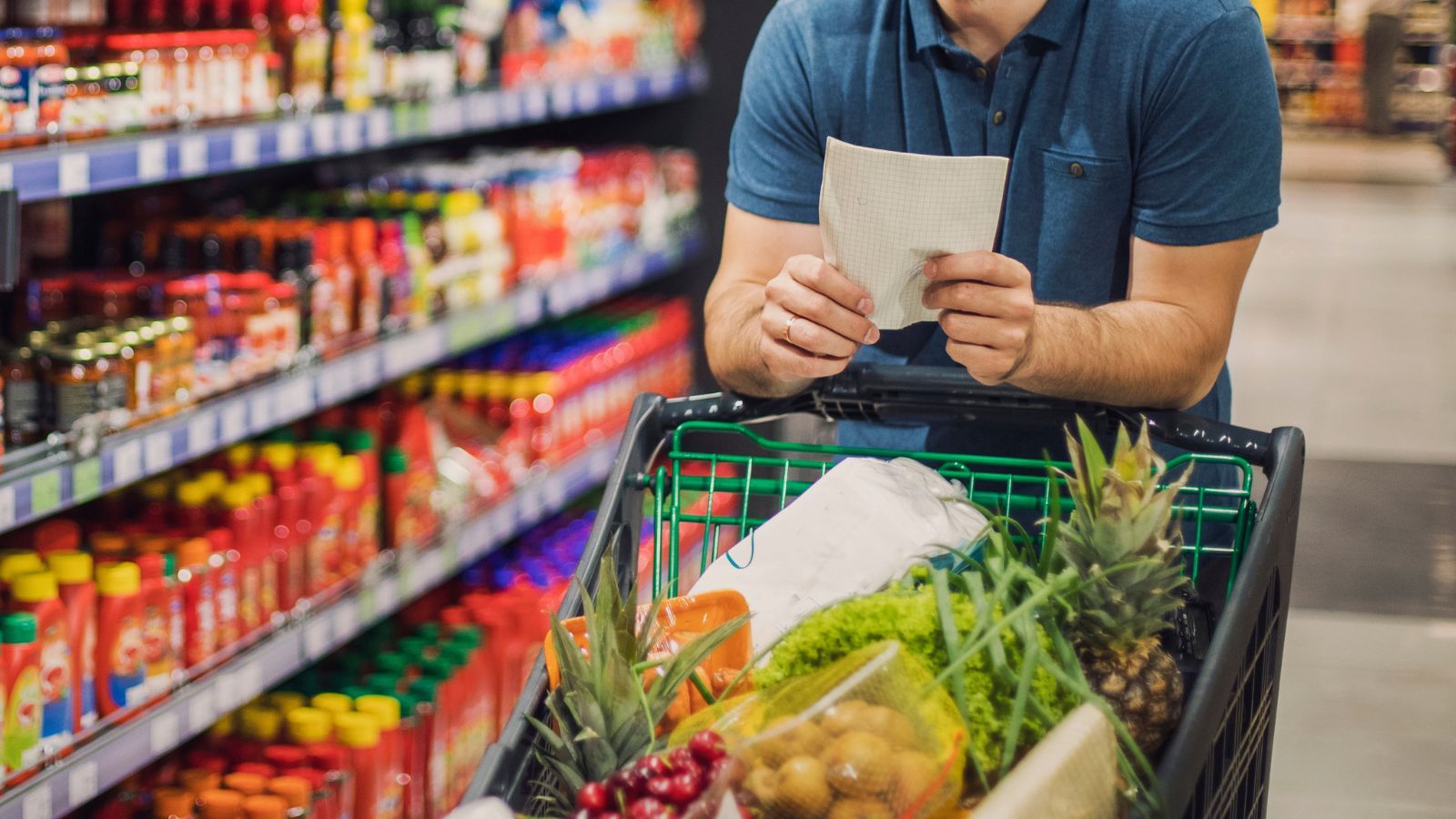 Biedronka i Lidl biją na alarm. Klienci proszeni o zwrócenie do sklepu. „Toksyna w pokarmie”