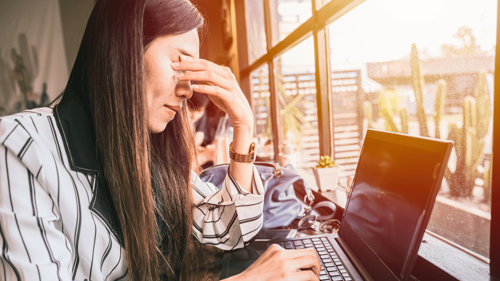 Tak zaczyna się udar oka. Gdy zauważysz objawy, natychmiast udaj się do lekarza