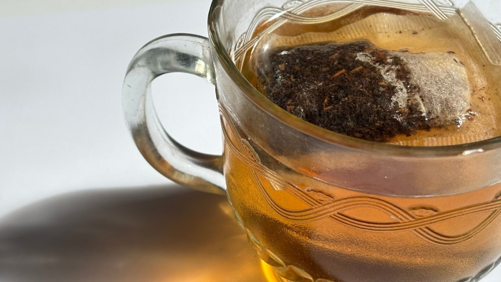 Zielona herbata, hibiskus i Pu-erh na cholesterol. Co mówią badania