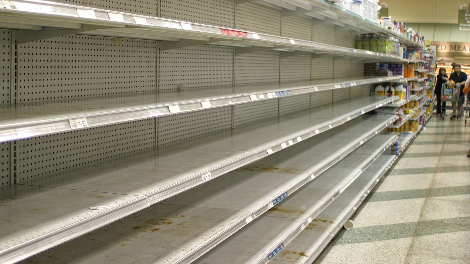 Klienci kupują na zapas, w sklepach znikają wybrane produkty