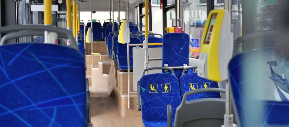 Płock: 15-latek z Ukrainy wypchnięty z autobusu linii 3. Prokuratura szuka napastnika
