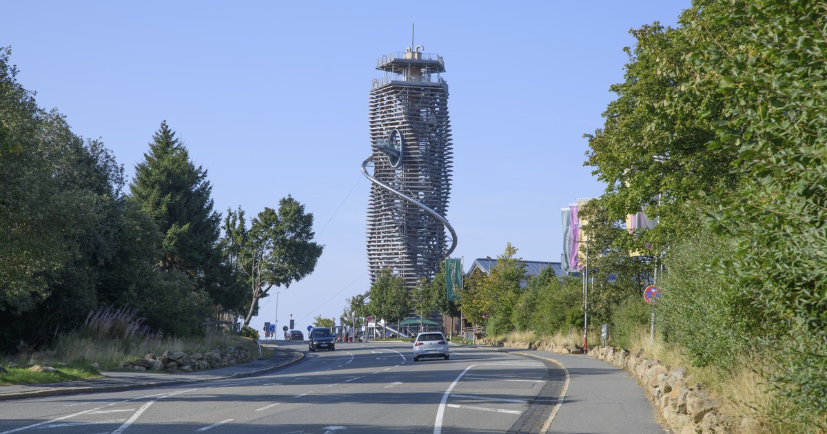 Rodzina ze Szwajcarii zginęła po upadku z 65-metrowej wieży Harzturm w Torfhaus
